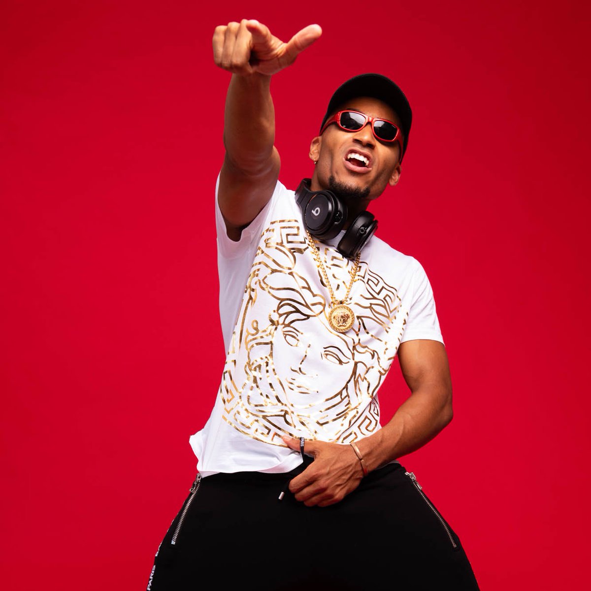 Is <a href="/munyachawawa/">Munya Chawawa</a> the funniest person online? 

To find out, we called him up for a chat about drill, turning the tables on the middle class and his dream of becoming #DavidBeckham's personal hairdresser. 

bit.ly/2PJRHsm