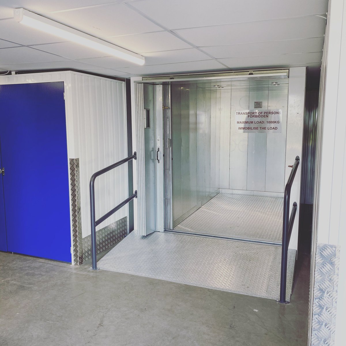 StoreGuardian's tweet image. It’s taken some time, with lockdown falling right on the install start date but we finally have our goods lift installed and operational. We have 1st floor units available to rent with great offers 👍

#selfstorage #lift #storage #berkeley #gloucestershire #dursley