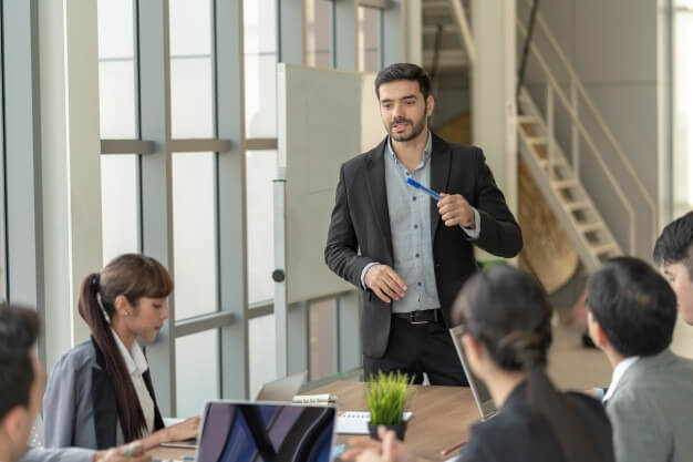 HRNomadOfficial's tweet photo. Every word a leader says will be interpreted, so every word you use should always be precise, thoughtful, and chosen wisely.
#Communication #Leadership #BuildLeadership #HRNomadOfficial 

https://t.co/sQ5RTYbLpK https://t.co/QSEE9T8BVi