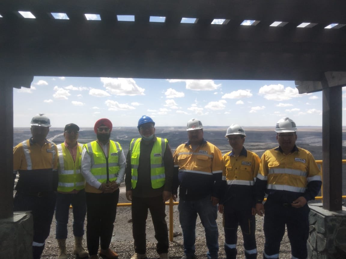 IndiainMongolia's tweet photo. Day 2 of Ambassador M P Singh’s visit to Tavan Tolgoi Coal Mines. 

@MEAIndia
@BattulgaKh
@Erdenes_TT
@mmgovmn
@UBTZ_XHH
@MongolDiplomacy https://t.co/pjnYBPxq36