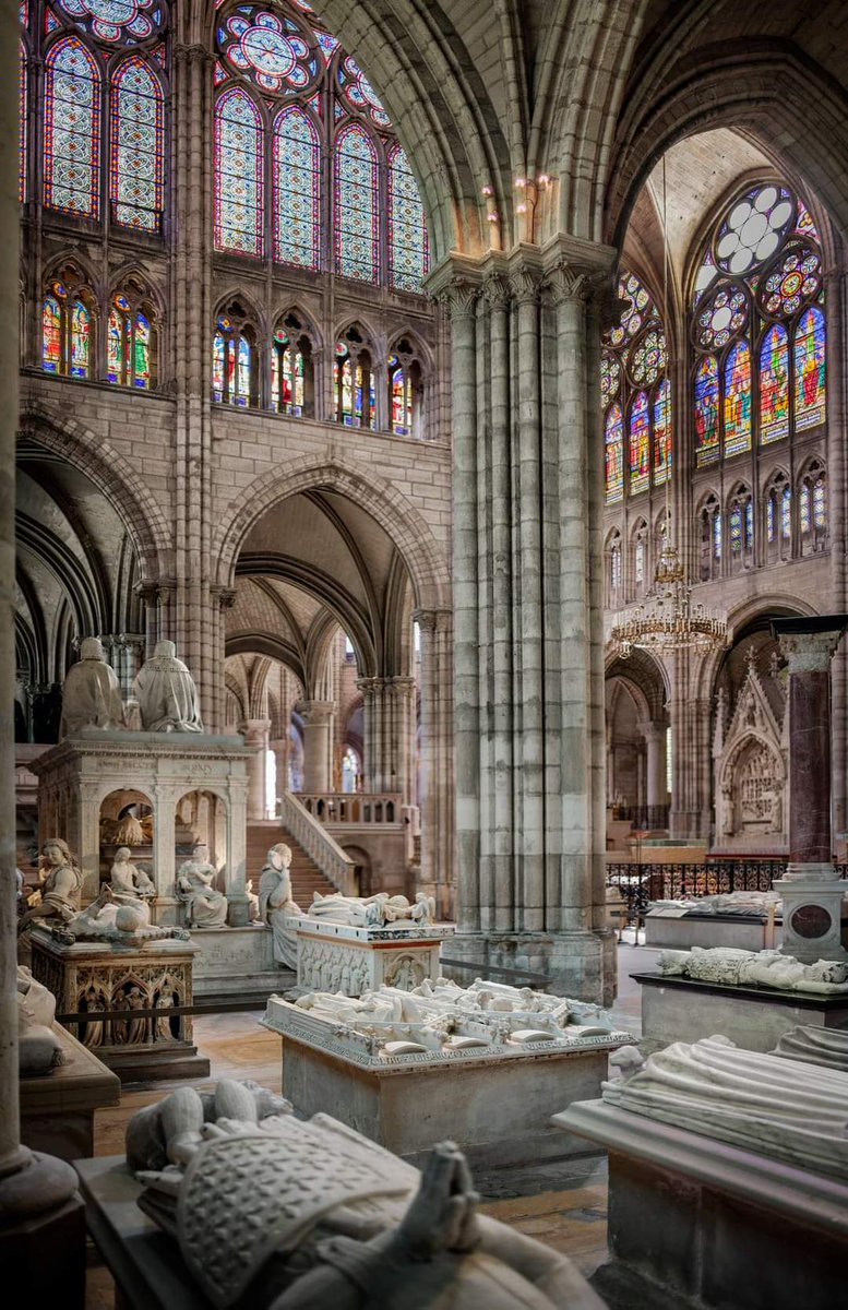 Sur les traces de l'histoire de France :  voyager dans notre pays sur les routes de France en visite notre beau patrimoine, exceptionnel qui traversé les époques et les siècles. 

#CetEteJeVisitelaFrance 🇨🇵