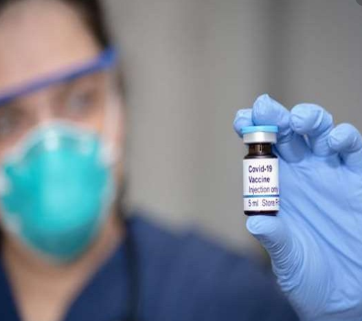 casereads_'s tweet photo. Russia announces world's first #Covid19 vaccine; Putin's daughter gets vaccinated. Some real positive news! 

"The results of the check-up clearly demonstrate an unmistakable immune response attained through the vaccination. No side effects or issues were found" says DM, Russia https://t.co/wRNdv2c0vu