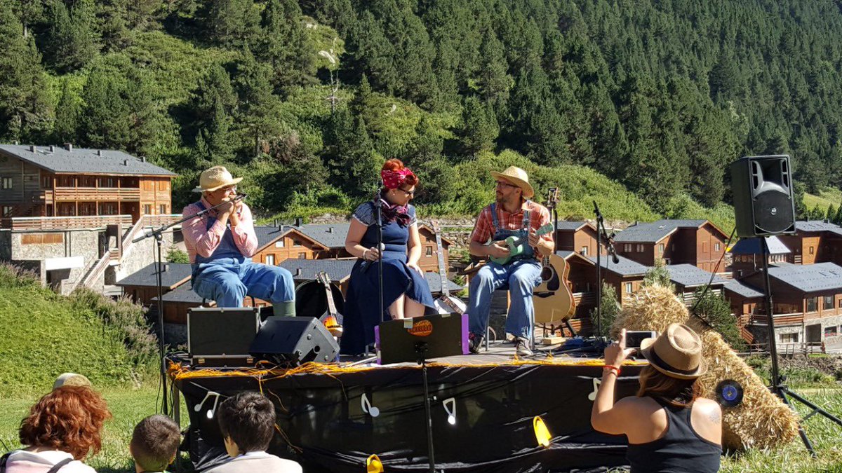El Comú de Canillo ha pres la determinació de suspendre la 6a edició de l’Esquella Incles Walking Music Festival apel·lant a la prevenció i a la responsabilitat en el context de la crisi sanitària de la COVID-19.

#andorra #canillo #comucanillo