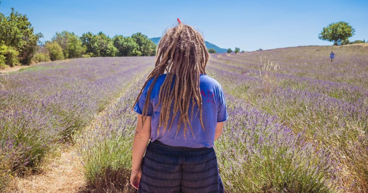 🇫🇷The last of this year’s lavender 🇫🇷

We managed to drive through Provence and found the last remaining fields of the blue stuff! 

We must catch it in all of its glory (during July) another time ... added to the next vanlife adventure list! 🚐🚐