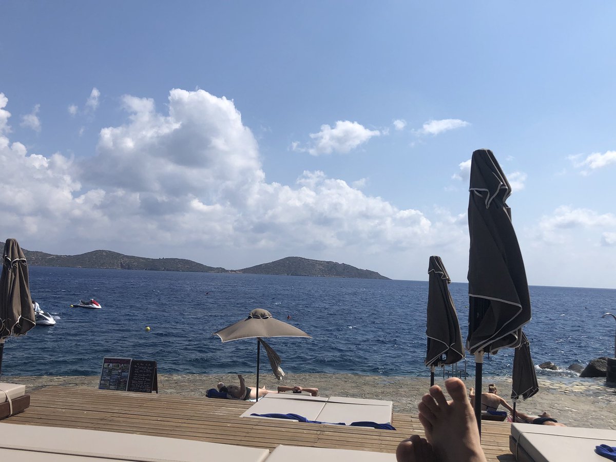hero_zerois's tweet photo. Anybody else find it difficult to switch off and rest? I’m on holiday and my brain is busy. How do you rest? #Wellbeing #teachers #zeroishero https://t.co/2UBcGYxJMf
