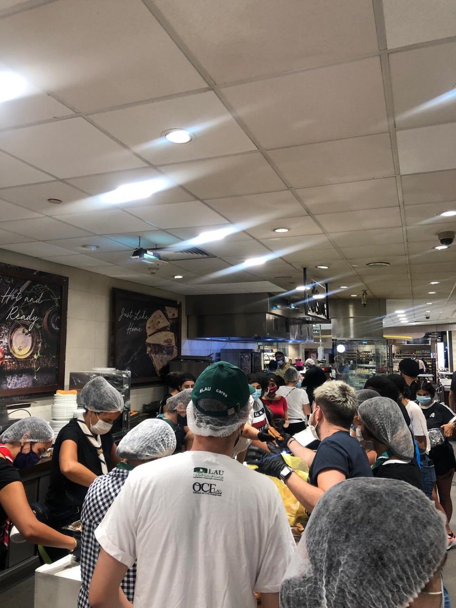 lebamericanuni's tweet photo. LAU students volunteering for the second day in Spinneys Souks with @pierrerabbat to cook, package, and distribute food to the community.#laucares https://t.co/02l61qmeoD