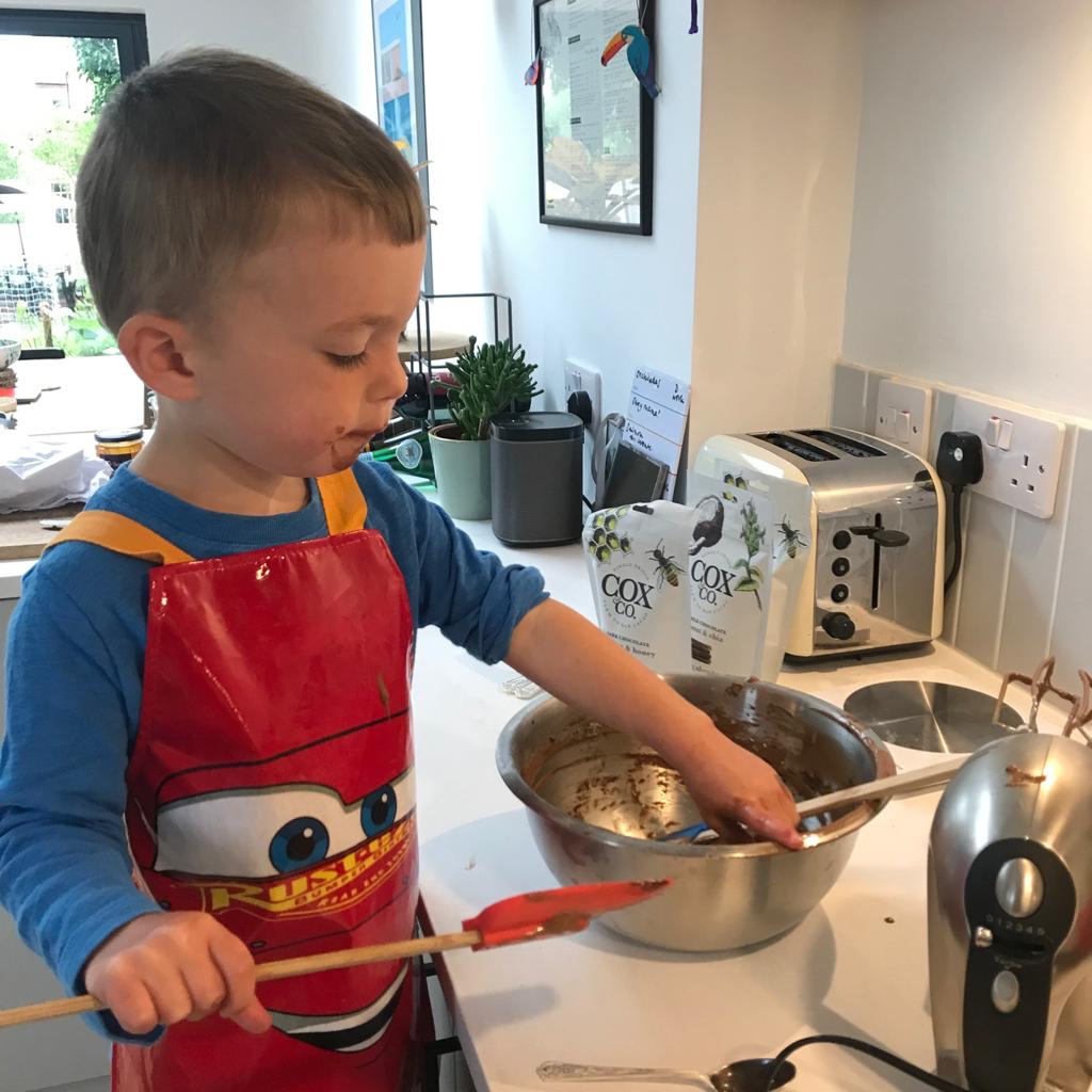 Anyone else get this messy when baking?

#coxandco #cacao #colombiancacao #bakingwithkids
