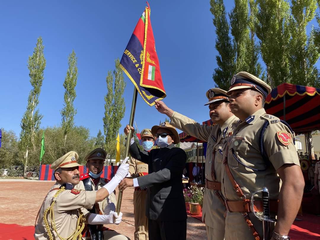 deldanladakhi's tweet photo. Heartiest congratulations 💐💐
Ladakh Police formation cum Flag Unveiling Ceremony  held in Leh.
@PIBHomeAffairs @AmitShah @ANI @IgpLadakh @lg_ladakh @DvCom_Secretary @narendramodi @narendramodi @LehPolice @IPS_Association @JmuKmrPolice
@SSBCrack @SargunShukla @NilzaBalti https://t.co/OzP1oY3Twd