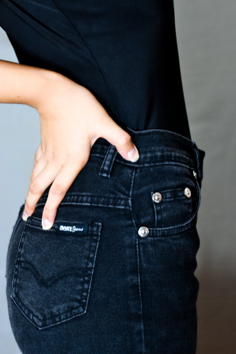 chencreates's tweet image. BLACK HIGH-WAISTED RIPPED JEANS FROM NEXT
Price: P175

SIZE: S-M
CONDITION: 9/10
DIMENTIONS: lxw | 25x37
ㅤ
The item have been used heavily.
All items in excellent condition unless noted.