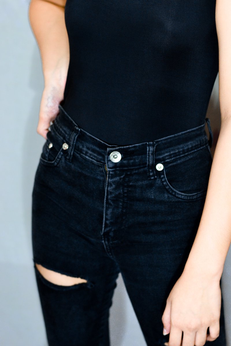 chencreates's tweet image. BLACK HIGH-WAISTED RIPPED JEANS FROM NEXT
Price: P175

SIZE: S-M
CONDITION: 9/10
DIMENTIONS: lxw | 25x37
ㅤ
The item have been used heavily.
All items in excellent condition unless noted.