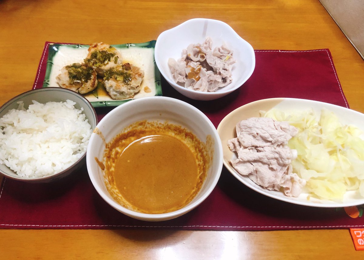 AssassinMegane's tweet photo. 手作りごまだれ!!
初めて手作りでごまだれを作ってみました。
お酢を入れすぎた感があるので、次作るときはもっと美味しくつくって見せます💪💪💪
#HomoScience
#料理男子
#料理好きと繋がりたい!
#料理男子の休日 https://t.co/bQTO2vqIYu