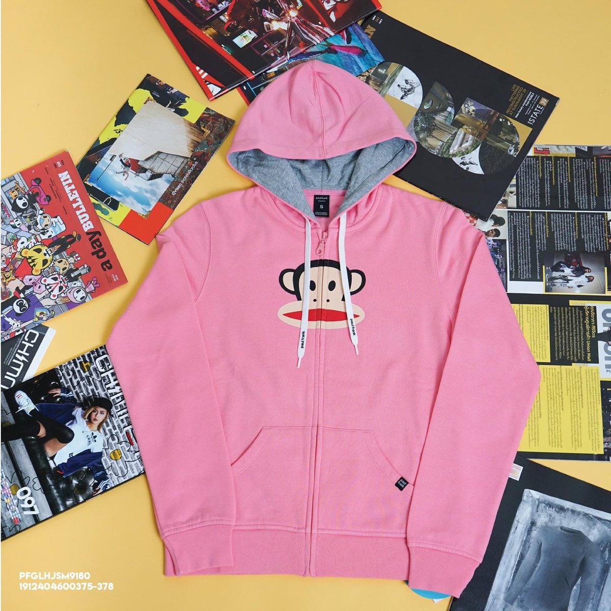 clicklicensing's tweet photo. How cozy are these #PaulFrank jackets?! Perfect to warm you up during these rainy days! 🌧💙 #PaulFrankThailand https://t.co/766DCfRQ0K