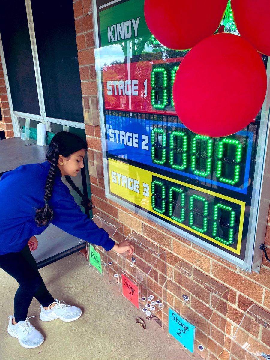Mrs_Dean81's tweet photo. Ss have loved their first day being on the playground and getting ‘Caught being FAIR’. The FAIR Squad have done a brilliant job getting everyone excited and handing out tokens. Can’t wait to see who will hit 200 first!! #PBL  @fairvaleps @AnthonyPitt4 @Laws6 @MissMusung https://t.co/v6R3vMdJOY