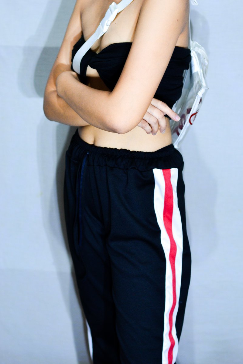 chencreates's tweet image. TRACK PANTS
Price: P199

SIZE: S-M (Strechable)
CONDITION: 9/10
DIMENTIONS: lxw | 22x32
ㅤ
The item have been used lightly.
All items in excellent condition unless noted.