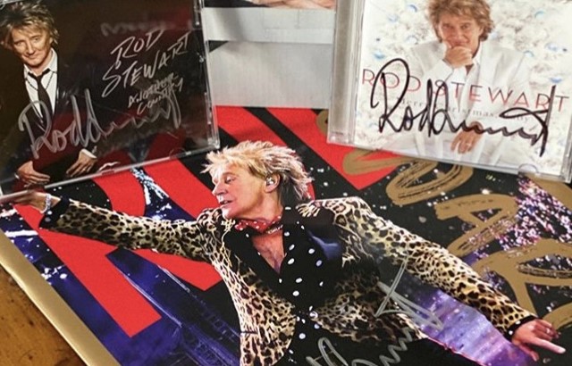 ImmyShephard's tweet photo. Penny Lancaster &amp; her husband, Rod Stewart have donated a range of designer goods &amp; exclusive signed memorabilia to @TheBHF to help raise funds for life saving research. The items are now available to bid on through the charity's eBay shop!
https://t.co/JXiJ3YN1D5 https://t.co/AgHQYeLcYn