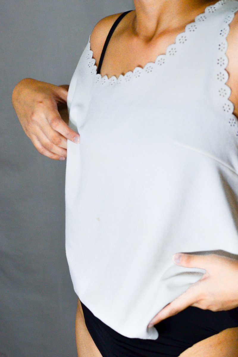 chencreates's tweet image. WHITE TOP FROM ATMOSPHERE
Price: P129

SIZE: S-M
CONDITION: 10/10
ㅤ
The item have been used heavily.
All items in excellent condition unless noted.