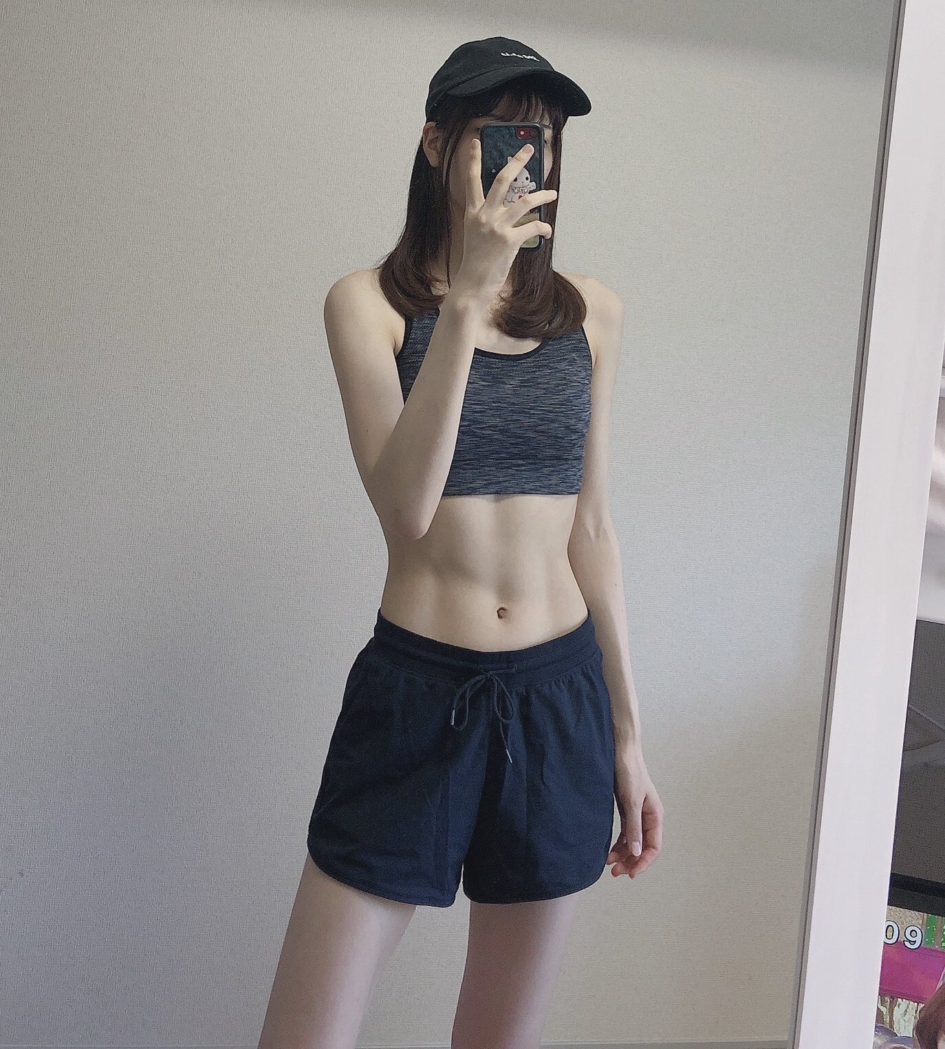 渡辺弓華 Yumika 暑すぎてウォーキングできないので家でひたすら筋トレ 脚パカ エアチャリ 下腹腹筋 デッドバグの流れがルーティーン 腹筋は変わらずこればっかにならないようにたまに違う組み合せ入れてる T Co Dk4horfw1j Twitter