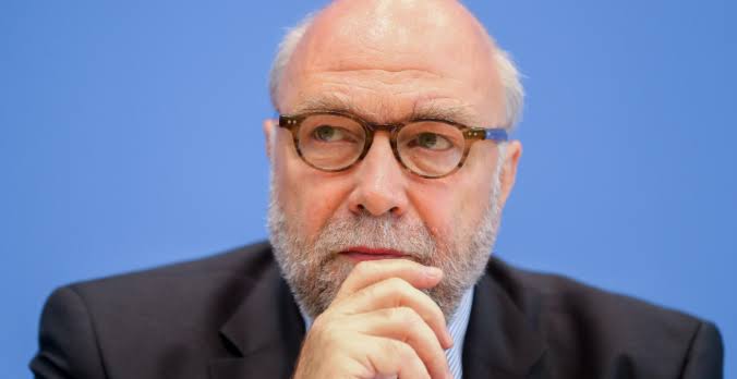 Ministère des Affaires Etrangères de la RDC (@rdc_minaffet) on Twitter photo Renforcement des liens de coopération entre l'#Allemagne et la #RDC, Günter Nooke, délégué Afrique d'Angela #Merkel attendu à #Kinshasa ce mercredi.
<a href="/Presidence_RDC/">Présidence RDC 🇨🇩</a> Renforcement des liens de coopération entre l'#Allemagne et la #RDC, Günter Nooke, délégué Afrique d'Angela #Merkel attendu à #Kinshasa ce mercredi.
<a href="/Presidence_RDC/">Présidence RDC 🇨🇩</a>
