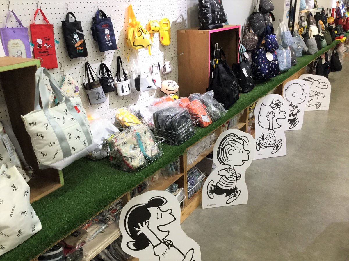 Rootote ルートート V Twitter 100種類以上の品揃え ルートートだけのpeanutsフェア Peanuts 生誕 70周年企画商品や スヌーピーをはじめ ピーナッツ の仲間たちの人気商品が揃います Rootote Marketレイクタウンアウトレット店でお待ちしています