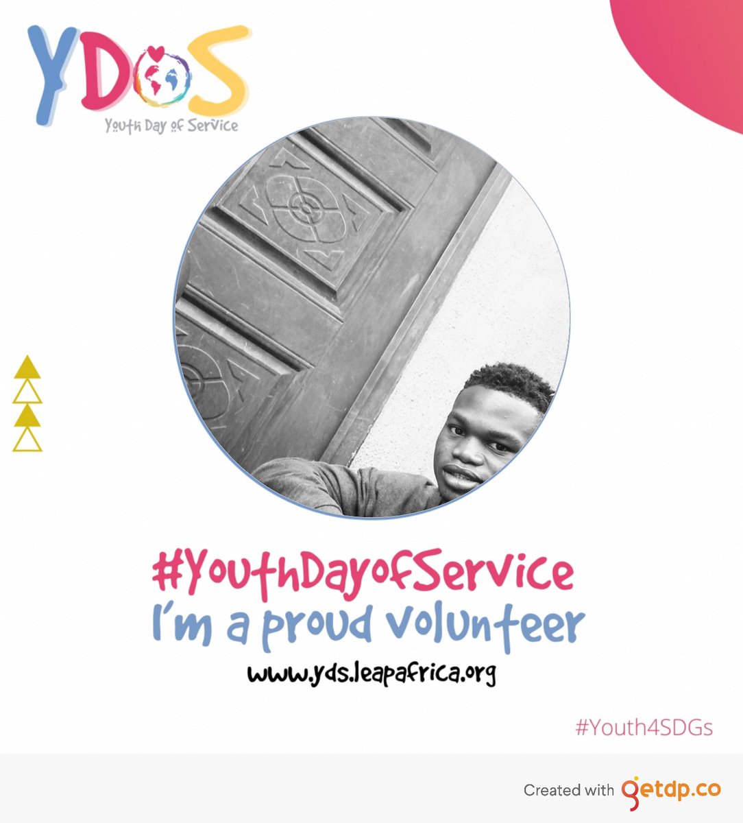 I am a proud volunteer for @YouthDayofService #YouthDayOfService to commemorate International Youth Day 2020 and I'm with the #AjegunleFoodBank team of @dreamsfromtheslum 

We are reaching out to children, teenagers , widows, seniors and the physically challenged with food boxes.