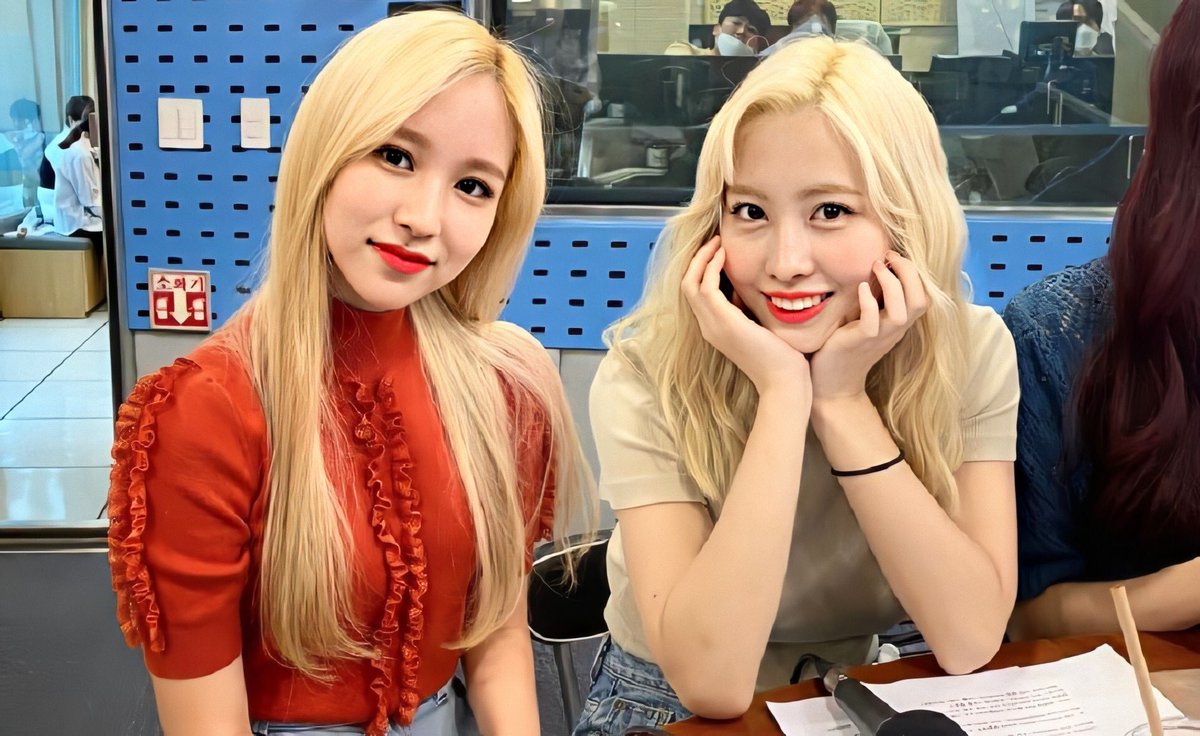 5. bias wrecker... all of them honestly but usually these 2  #ExaONCE  #ExaBFF  @JYPETWICE