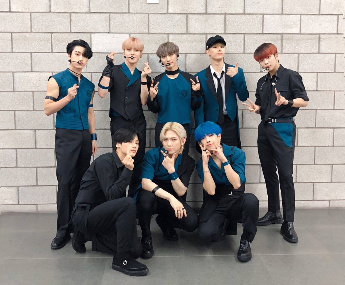 ATEEZofficial's tweet photo. [📷] TODAY ATEEZ
　
오늘도 멋짐으로 무대를 장악한 에이티즈🙊
에이티니 마음 사로잡기 완료💘

#TODAY_ATEEZ #ATEEZ #에이티즈 https://t.co/rw4yx0fHCo