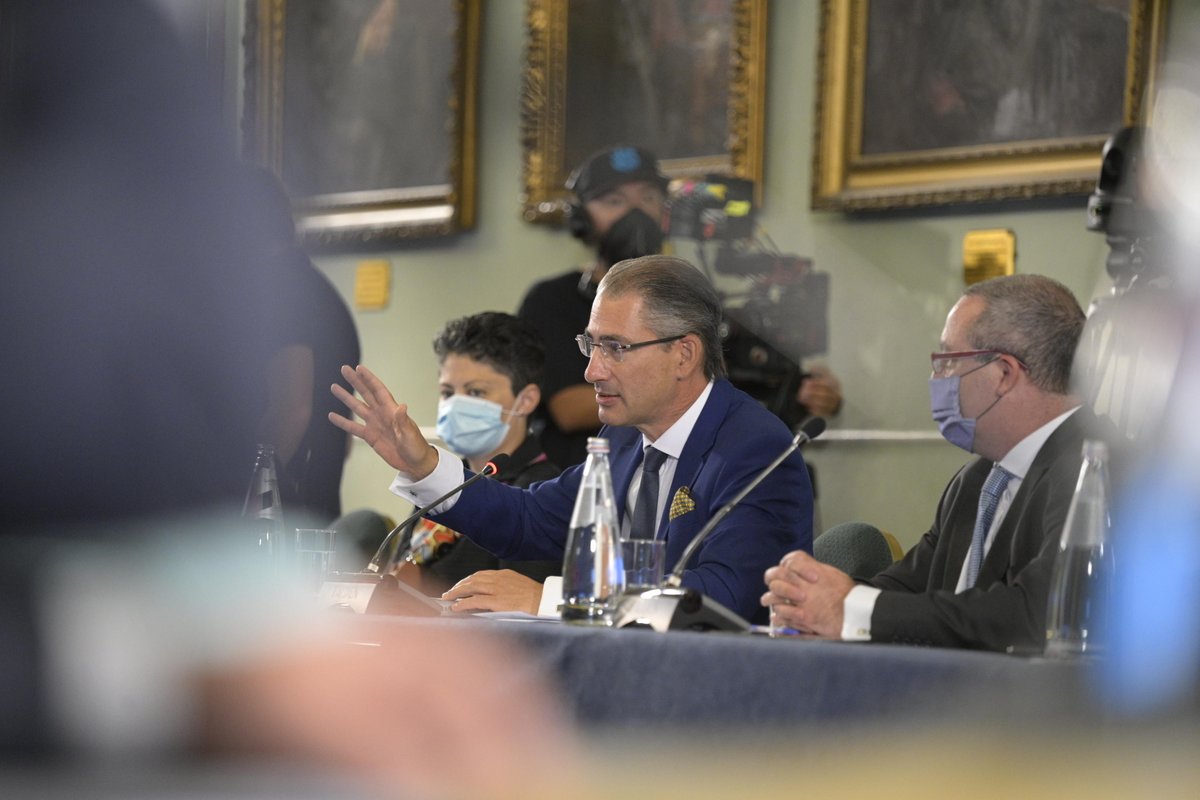 MaltaChamber's tweet photo. During this historic event, Prime Minister @RobertAbela_MT  listed a number of points that would serve as the framework of economic thought for the future. In view of this, the #MaltaChamber presented its preliminary report of its Think Tank and round-tables. https://t.co/yVefL3OAmb
