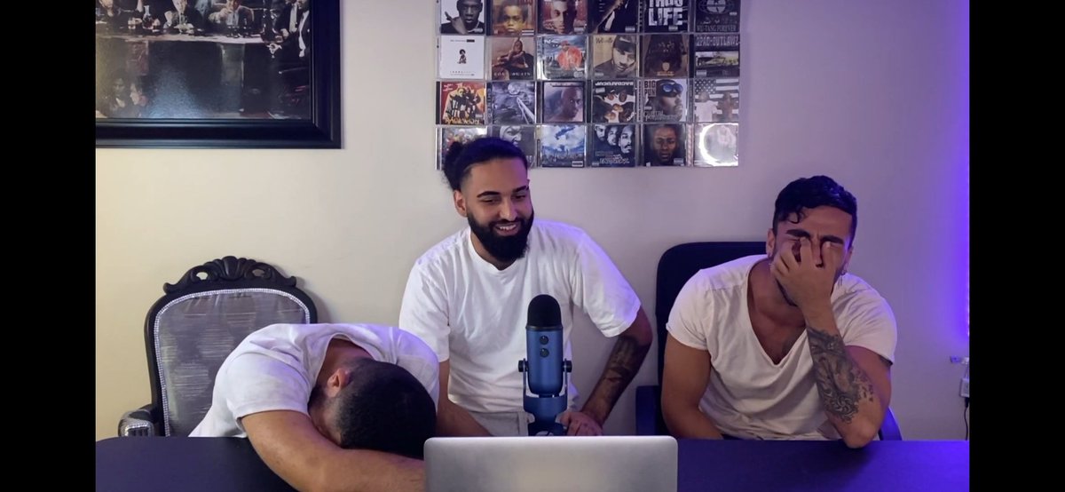 Imagine getting triggered with your toxic masculinity over a bunch of teenagers? If you don& #39;t like the music then feel free to hate the music but don& #39;t you dare disrespect the artist!