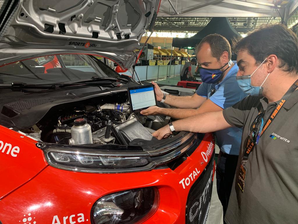 RFEdeA's tweet photo. ⚙️En el pasado @RallyOurense se estrenó con éxito la nueva herramienta de digitalización de las verificaciones denominado #SICCOM, que optimiza numerosos procesos dentro de la competición.  

Conoce todas sus aplicaciones 👇🏼
https://t.co/vblyZqMHPG https://t.co/Majh9ZDyRh