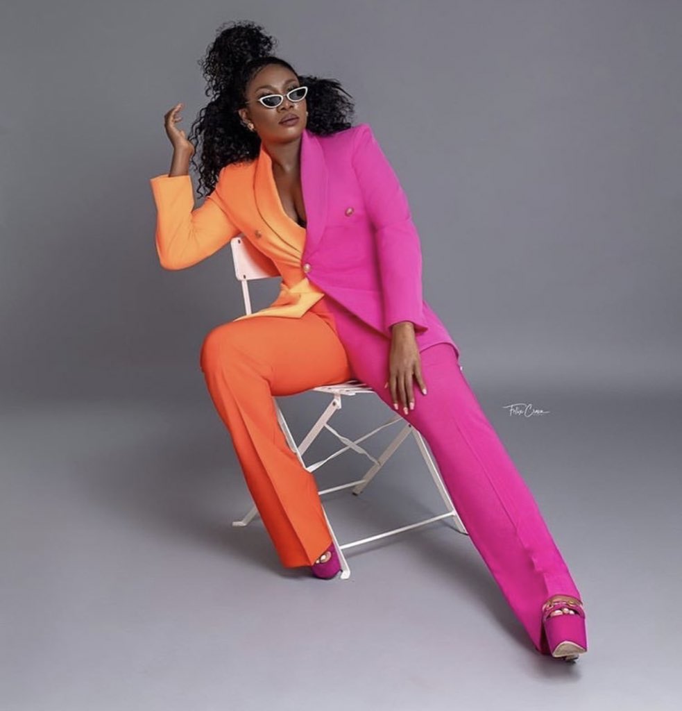 StyleemixC's tweet photo. The Suit Edit : Today we are serving Business Chić looks to inspire your cooperate slay 💁🏽‍♀️

 Which of these looks would you rock??🤔 

#styleemix #fashion #fashionblogger https://t.co/hoODMmho3D
