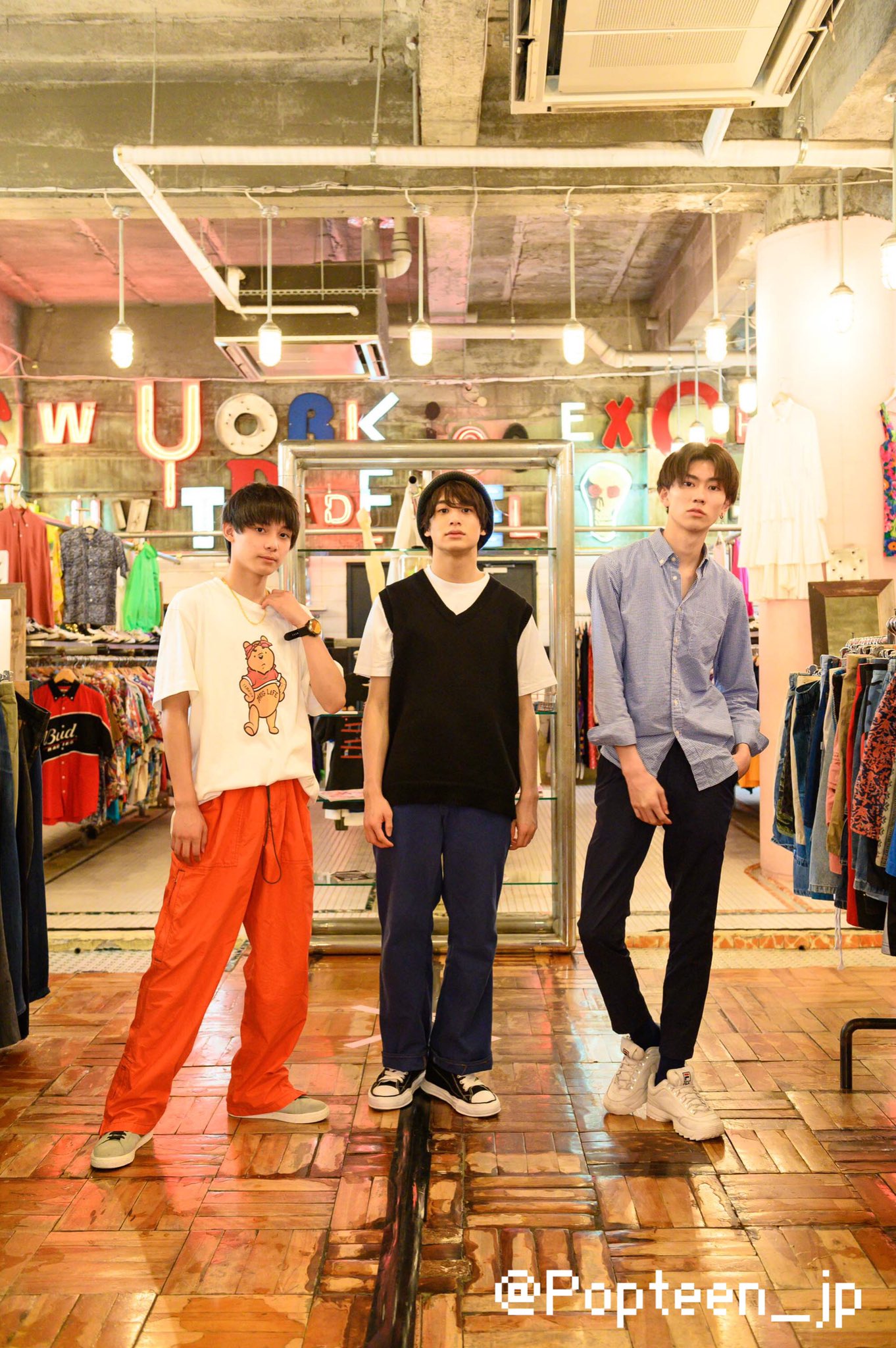 Popteen ポップティーン 正解は古着屋さんでした 9月号では3人がお互いの服をコーディネートするようすを紹介してるよ そしてこの号では メンズモデルに応募できる エントリーシートもついてます たくさんの応募まってるよ