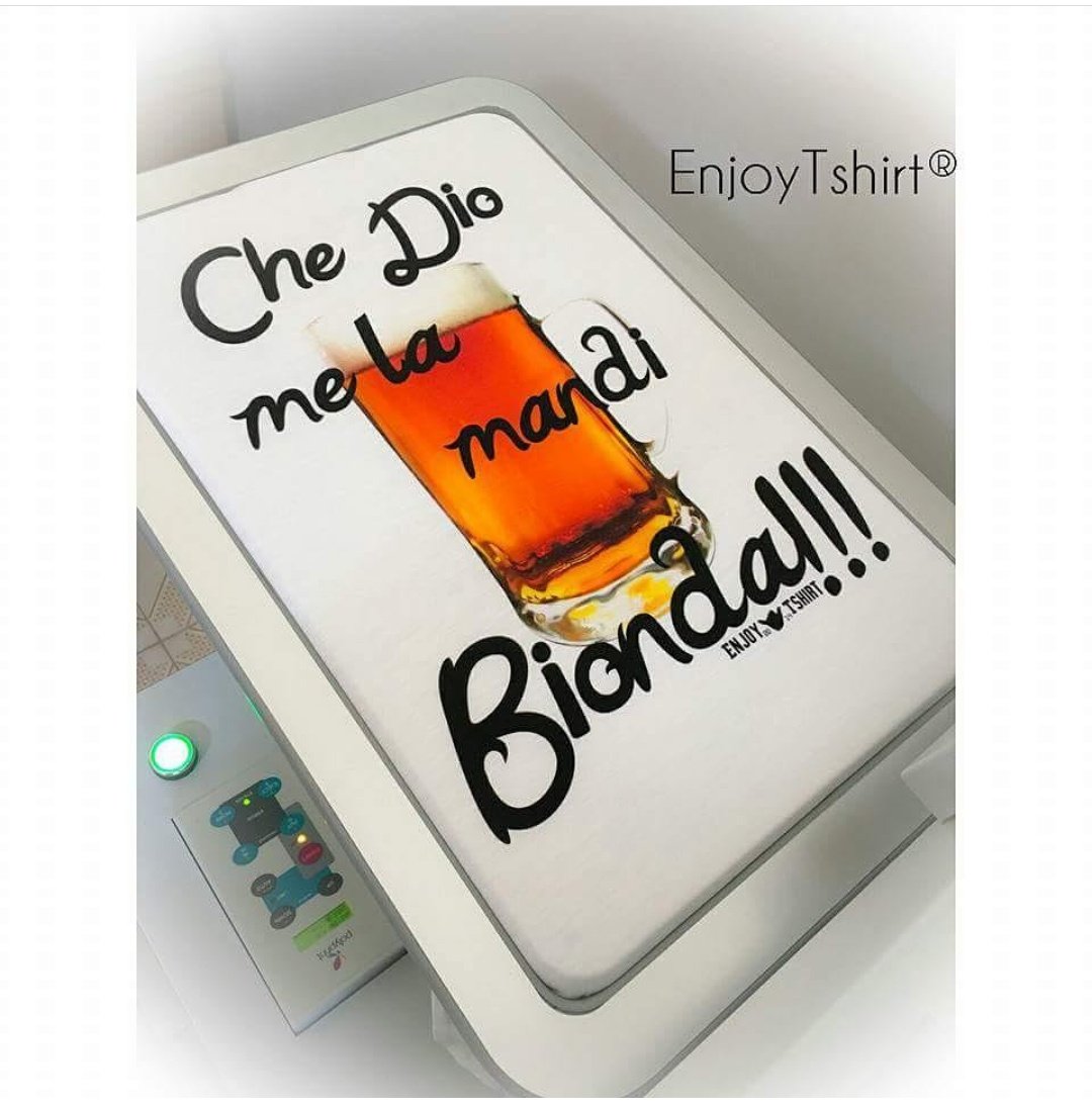AlfonsoTax2's tweet photo. #Work #Tshirt @Enjoytshirt #Bionda #Beer #Birra #Woman #Donne du du du... 😅🍺🍺🍺 https://t.co/iwtS4VUo7i