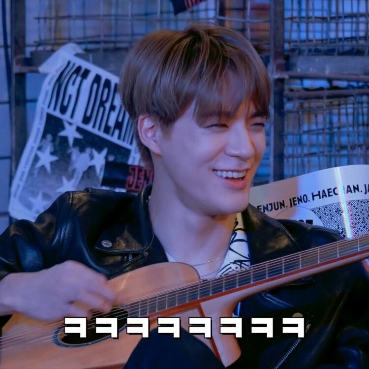 jeno play instruments he can play guitar