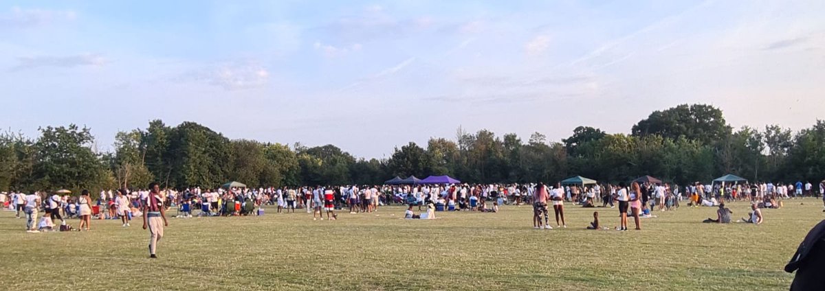ParkguardLtd's tweet photo. The @EalingCouncil Patrol Team also responded to an unlicensed #music🎶 event (#UME) at #BerkeleyFields around 500+ gathered but with @ealingMPS group dispersed by 8pm without hostility or incident. https://t.co/s4KwWOXdgV