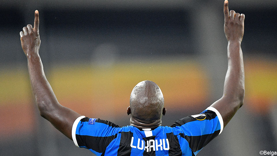 Jan Boskamp tegen de criticasters na nieuwe glansprestatie van @RomeluLukaku9 

"Hij schiet er 30 in, wat loop je dan te zeiken?"

sporza.be/artikels/boska…