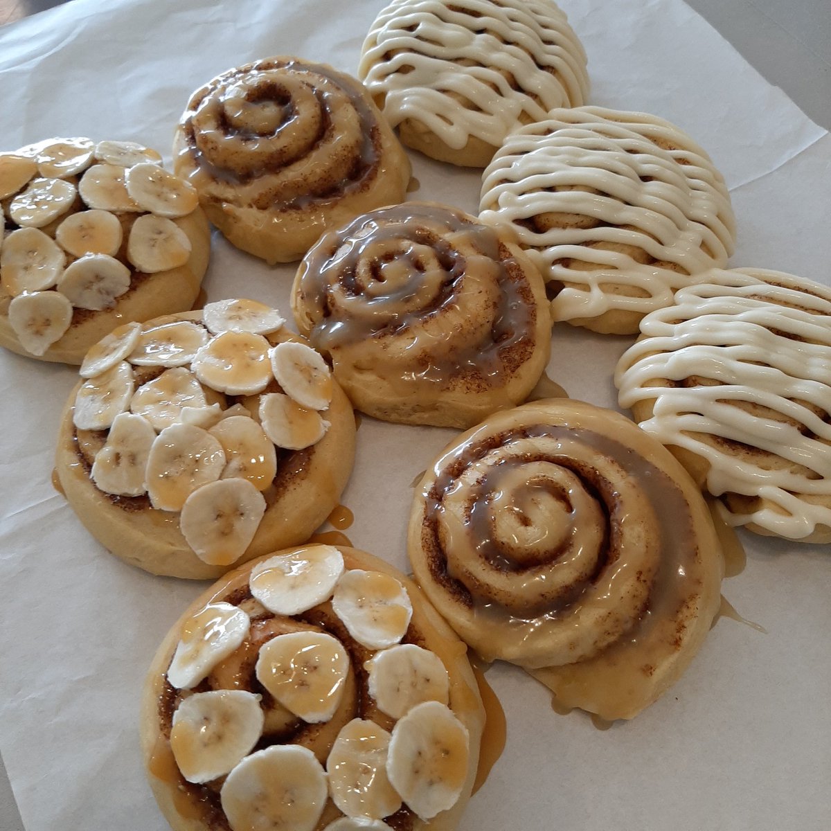 TheRollingPin7's tweet photo. 'Make Your Own Box' - Assorted Cinnamon Rolls, suiting your tastebuds! ๐ #qualityyoucantrust
Kindly DM for orders or queries.
We Deliver! ๐
#homebaker #nairobibaker #cinnamonrolls #makeyourownbox #assortedbox #assorted #sugarcravings #bakedwithlove #freshlybaked https://t.co/h5WLHnfcaN