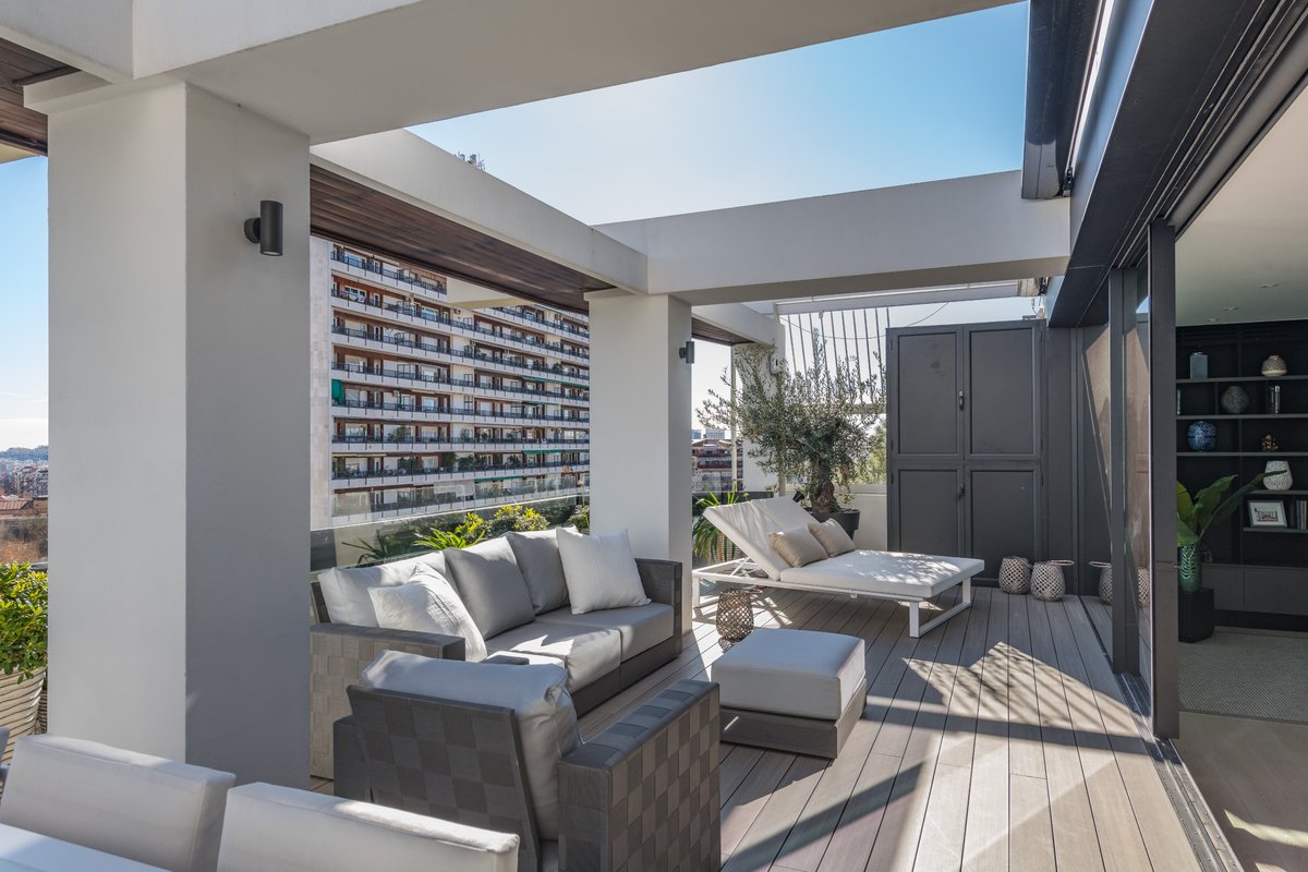 tindas's tweet photo. El escondite perfecto en medio de la ciudad para llegar a la última semana de agosto y disfrutar de los últimos días de sol y calor veraniego. 🌿⁠
·⁠
#tindasproject #interiorismo #summer #august https://t.co/DIqwjKHlvu