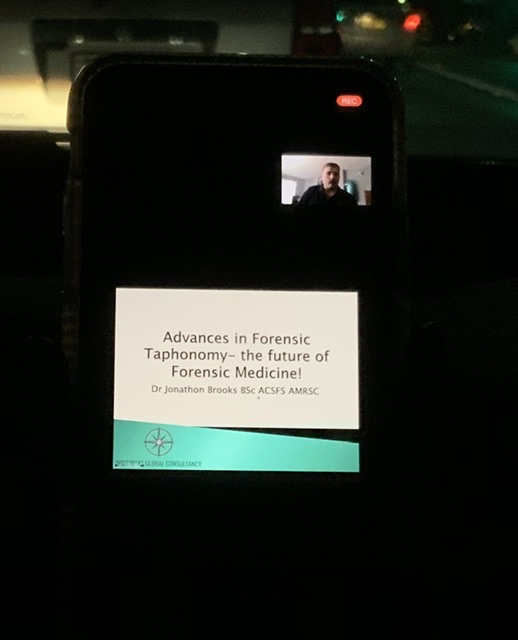 DrHayley_AU's tweet image. Enjoyed listening to @Brooksy_Jonno present his thoughts on  advances in #forensictaphonomy, #decomposition biochemistry (and bananas) as part of @ANZFSS_WA webinar series tonight. Such an engaging and informative presentation!