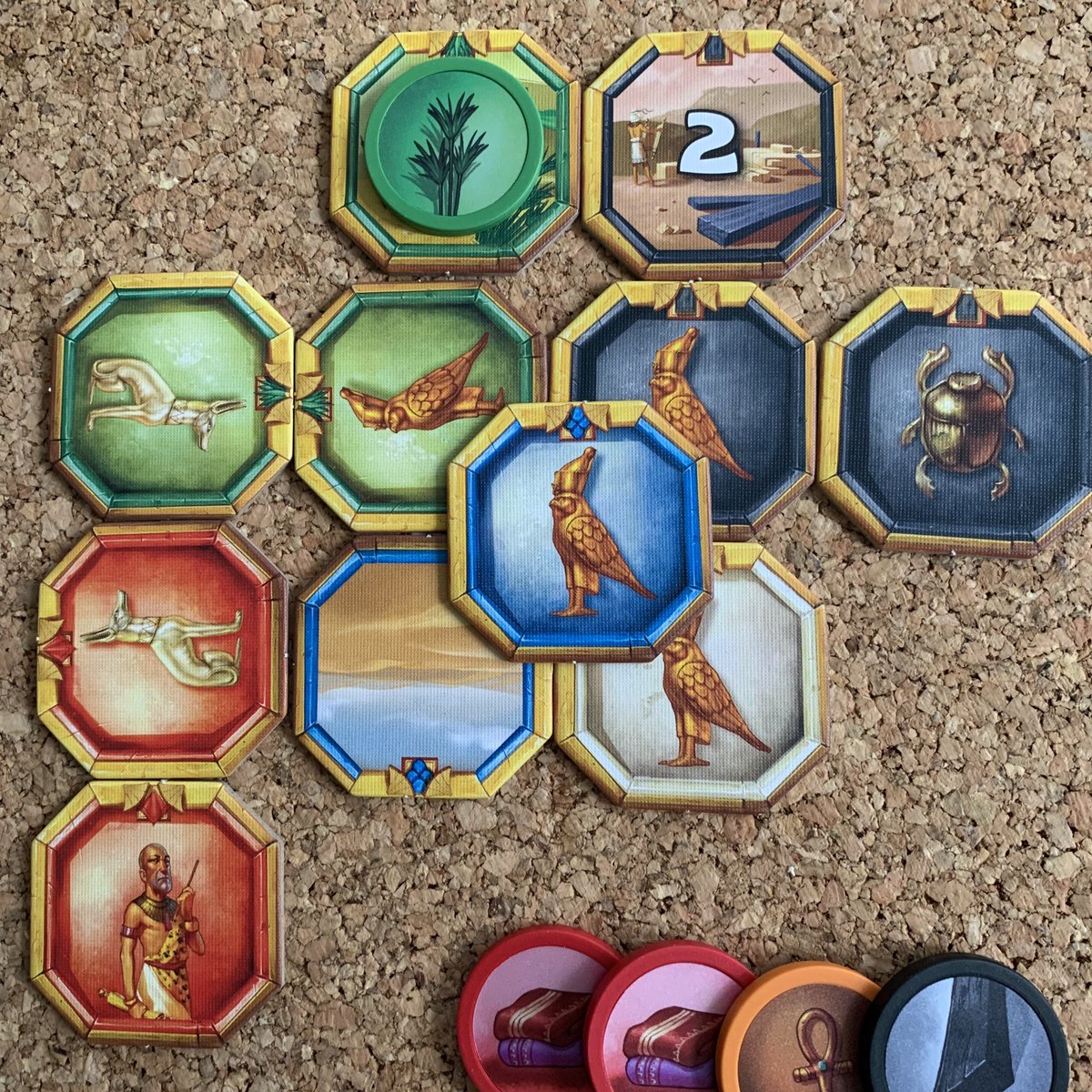 fabioaraujolima's tweet photo. A entrar no antigo Egipto com #ankhor, uma óptima surpresa da @SpaceCowboys1 #boardgames https://t.co/8csoHlU3l5