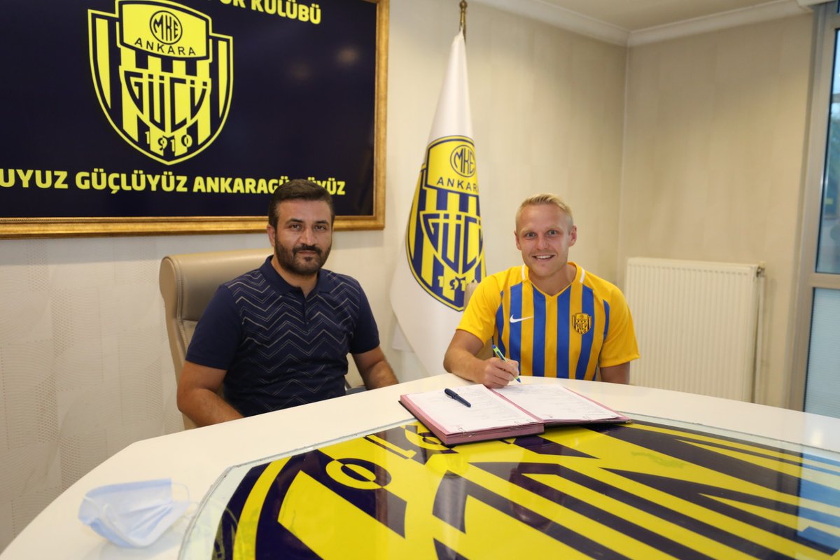 Ankaragucu's tweet photo. Daniel Lukasik ile 2+1 yıllık sözleşme imzaladık |

🔗https://t.co/OuyW9SxjJc

#Ankaragücü https://t.co/bCYEUU8YwL