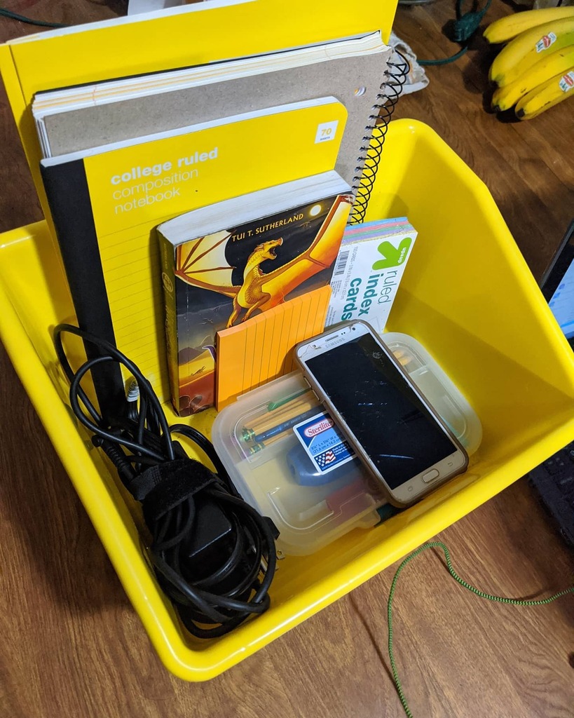 Image_G's tweet image. Cause we all kinds of organized.... Basically there is no excuse to walk away from lecture except bathroom moments instagr.am/p/CDwTkxWnvZ_R…