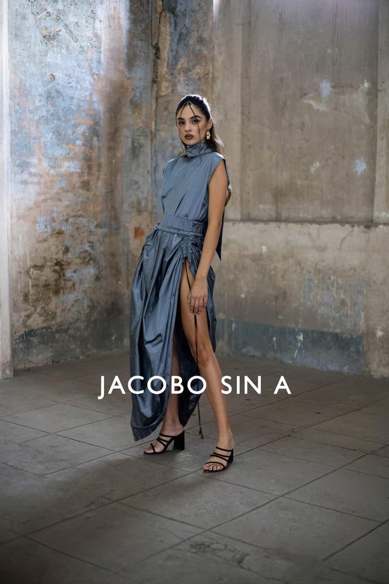 SoyGerardCortez's tweet photo. Estoy descubriendo la marca mexicana “Jacobo sin A” y hay varios diseños interesantes en su último desfile virtual en IG. La colección se llama “Malandra” y la marca dice derivar de un México “culturalmente orgulloso”. https://t.co/CJkTyeYlyj