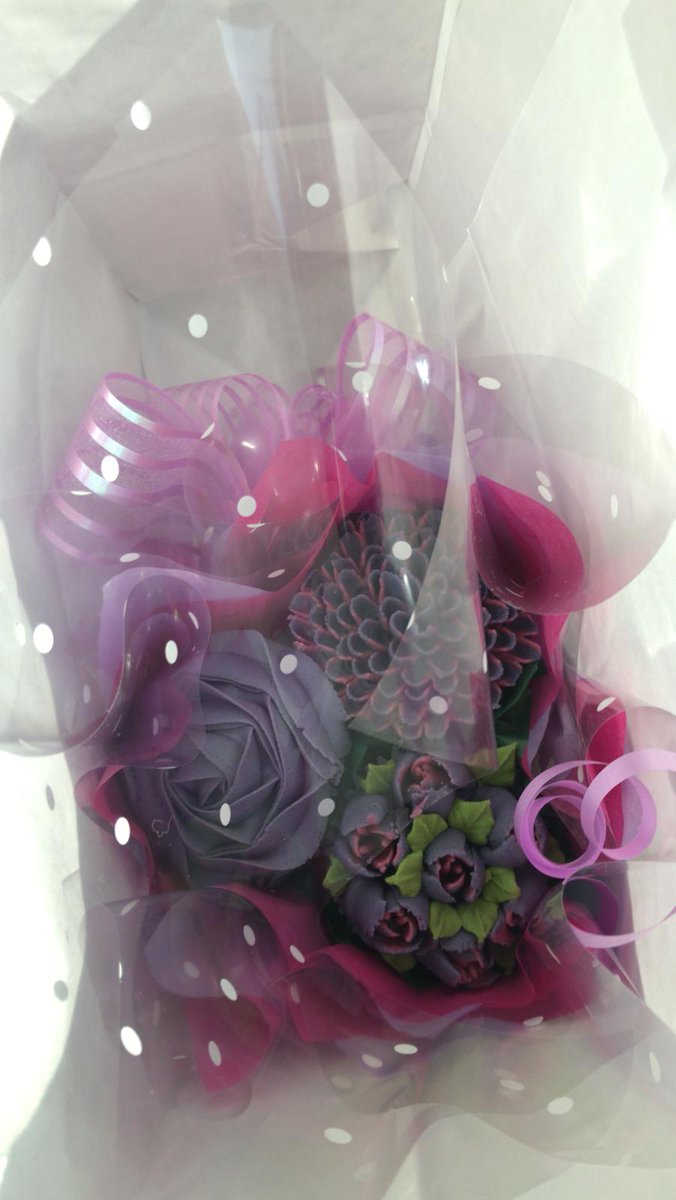 <a href="/sugarclouds100/">Sugar Clouds & Crumbs</a> Love this mini bouquet we collected too for family birthday #WorcestershireHour #birthdaycake