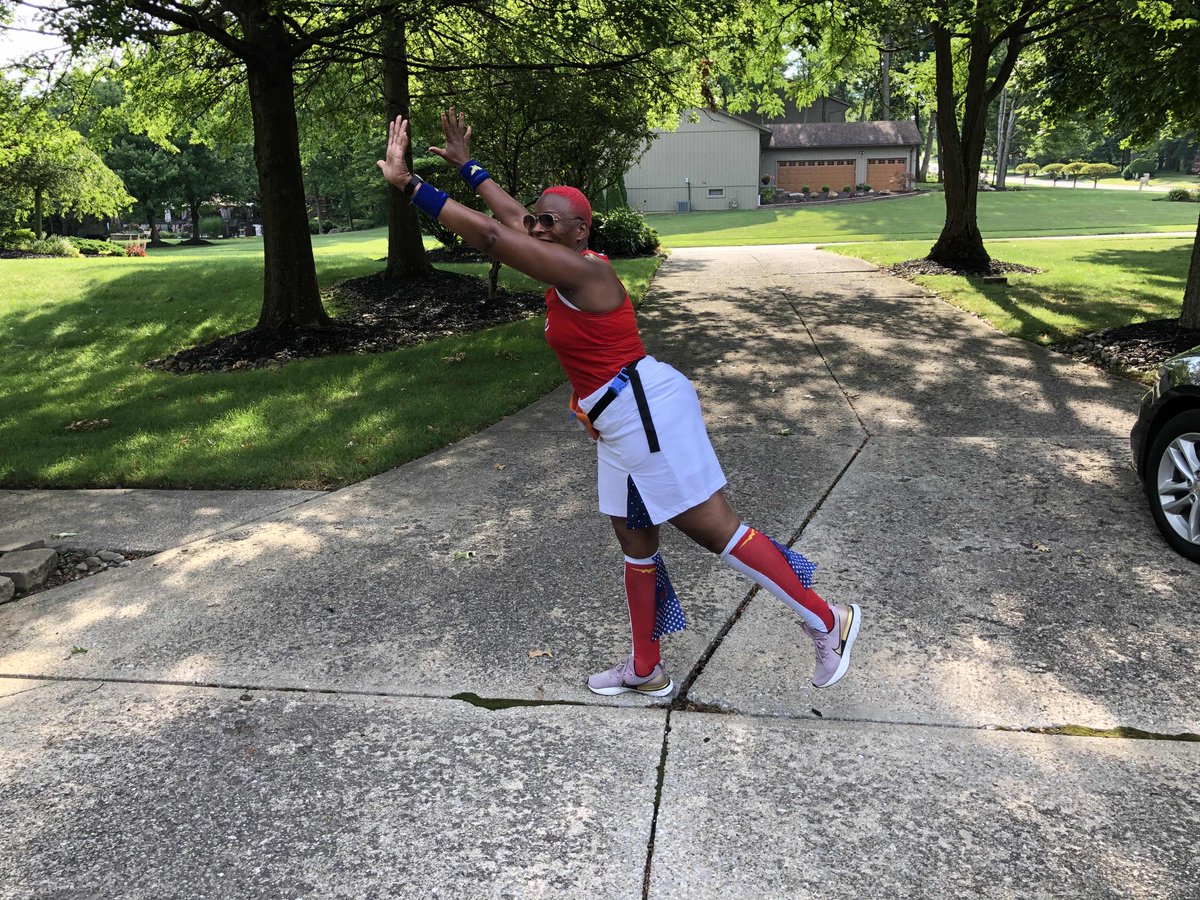 skiwy22's tweet image. Get up and move! Sitting too long causes stiffness and impedes circulation! Walk around...do a few high knees! #movesomething #circulationmatters #thethickfitchick