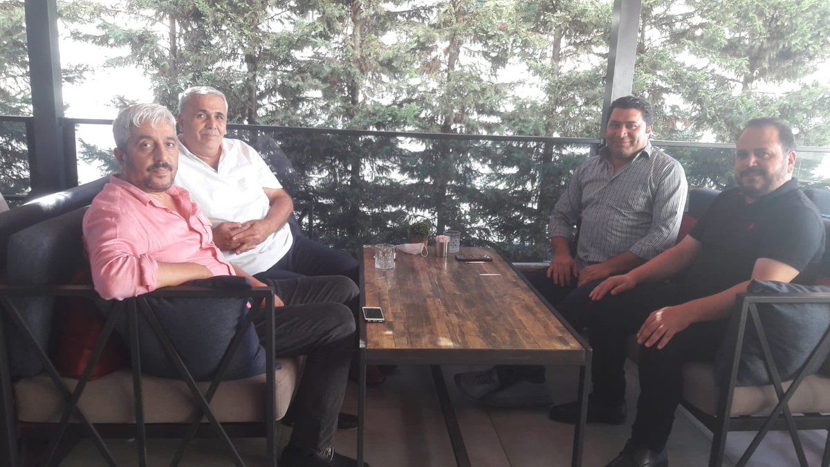 ismad_44's tweet photo. Bugün misafirimiz akparti il yönetim kurulu üyesi osman savur ve sultanbeyli ilçe başkanı yardımcısı Mehmet ışık @mehmet_isik44 @osmansavul teşekkür ederiz . @Yildiz_Osman44 https://t.co/I8f1nnAN7x