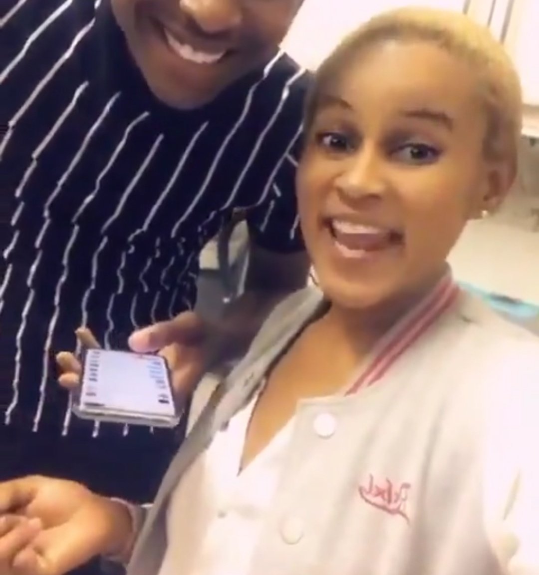 AlistoLove's tweet image. #ZodwaFindsVusi

Online Order       vs     Delivery