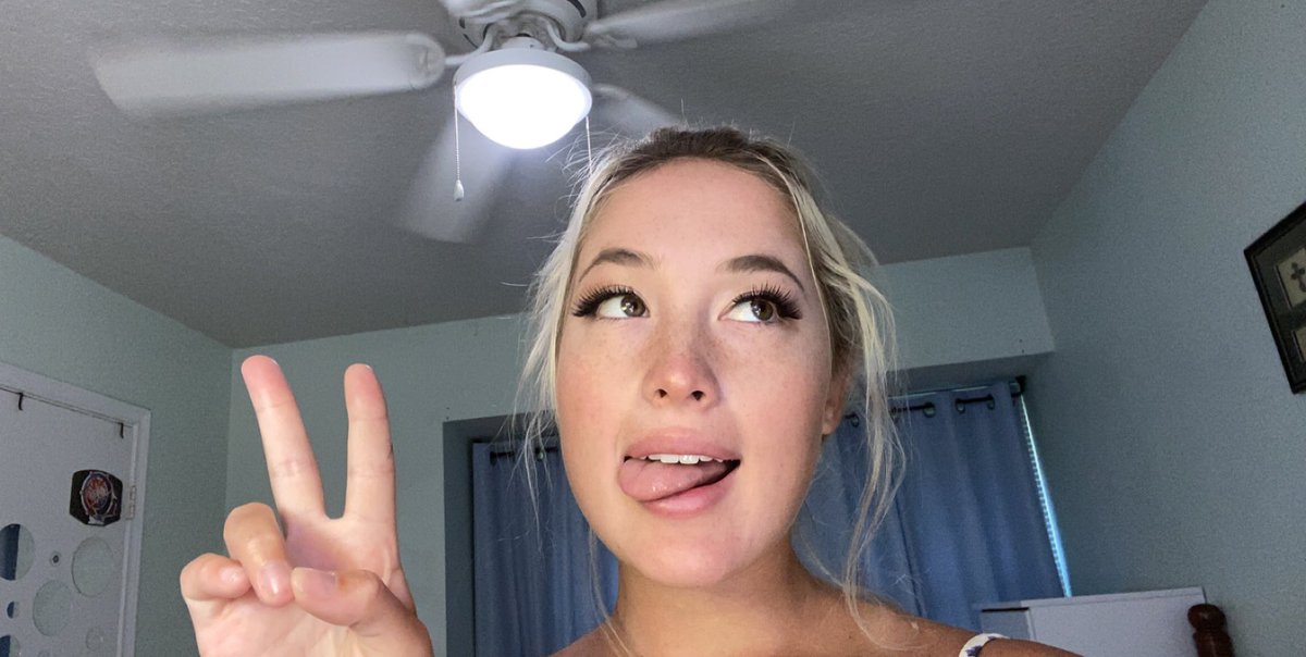 katieranwhere's tweet photo. why do i dress up everytime i go to walmart😌 https://t.co/anRW9TYy7u