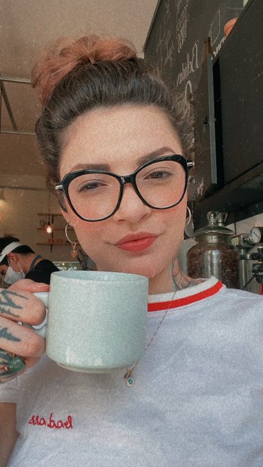 Acho que vou fazer um insta 🥰 caf&eacute; com Julice? https://t.co/mIgyQEVFuE