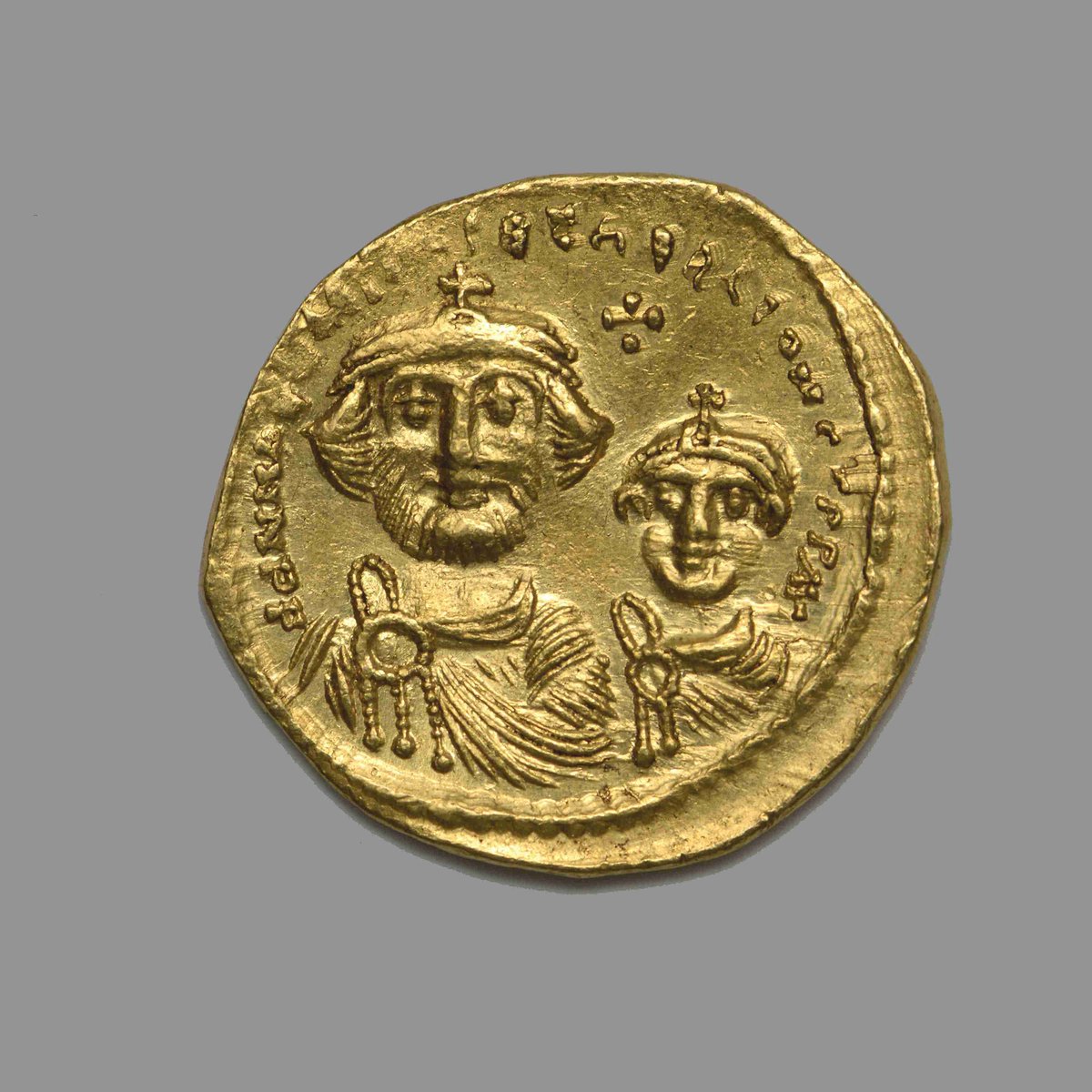 As often observed, Heraclius’ representation on coins highly differs from his cleanly shaven predecessors (see Maurice here). In the first years of his reign, Heraclius looks quite decent. But in the late 620s, his beard reaches ZZ top size...