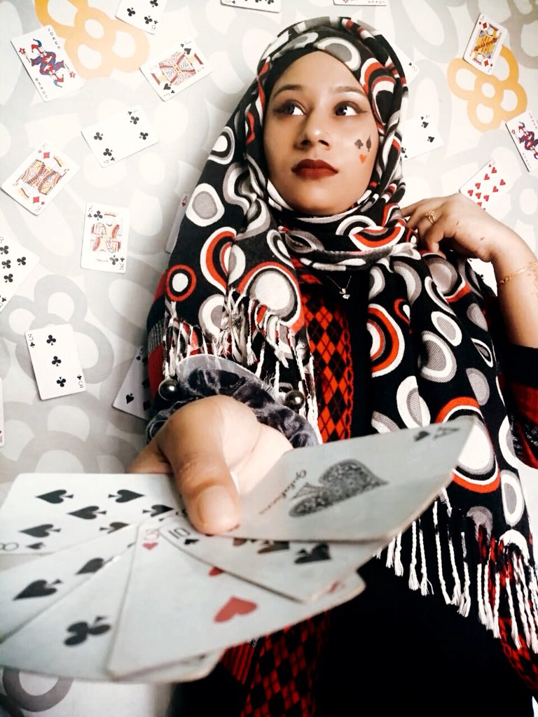 disha_saima's tweet photo. #selfportrait #creative #photography #beauty #makeup #hijab #blackandred #tash ♠️♦️♣️♥️ https://t.co/FTz8OlqcvU